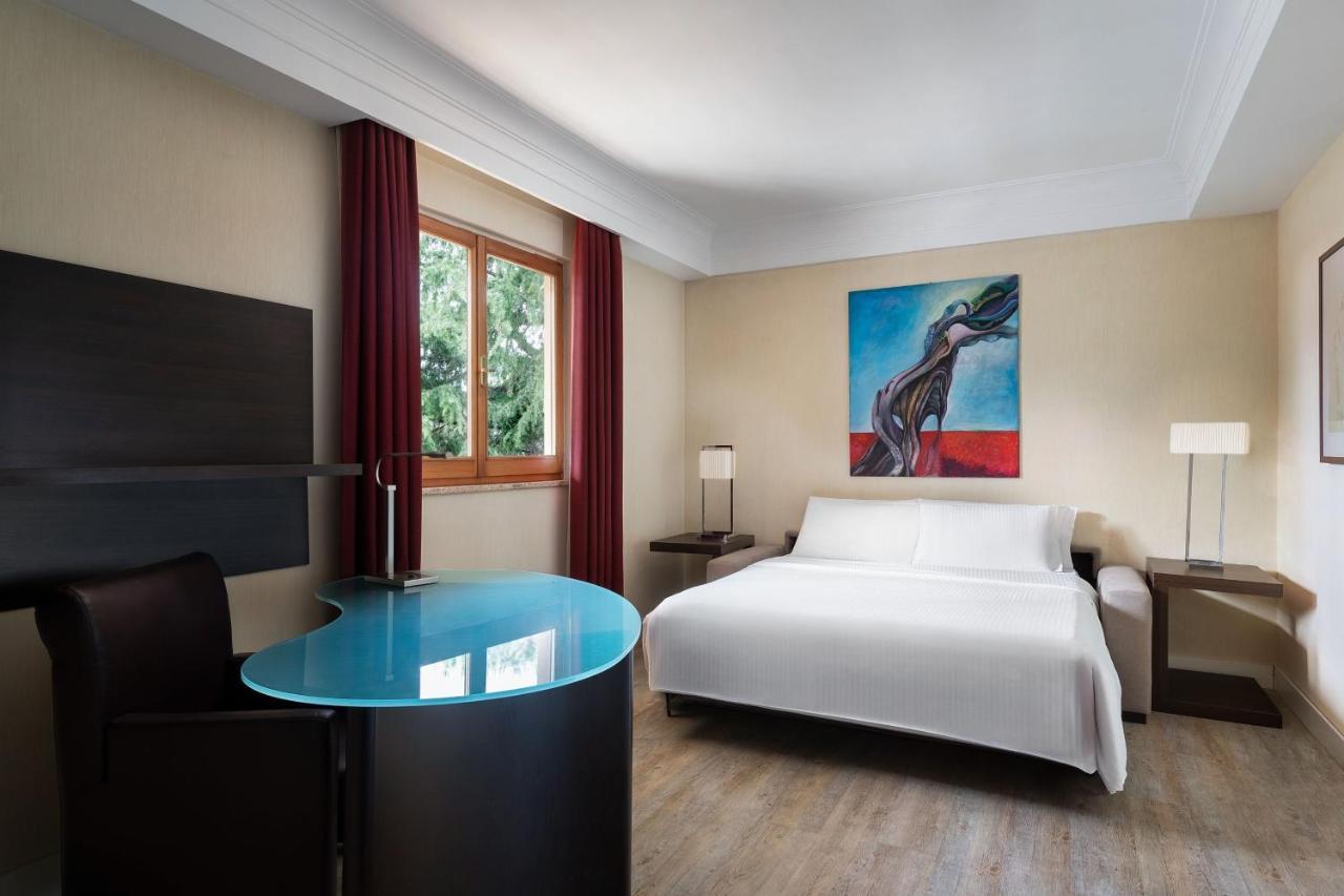 คอร์ตยาร์ด โรม เซ็นทรัลพาร์ค Hotel ภายนอก รูปภาพ