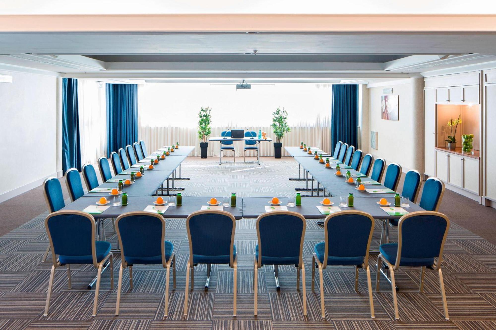 คอร์ตยาร์ด โรม เซ็นทรัลพาร์ค Hotel ภายนอก รูปภาพ